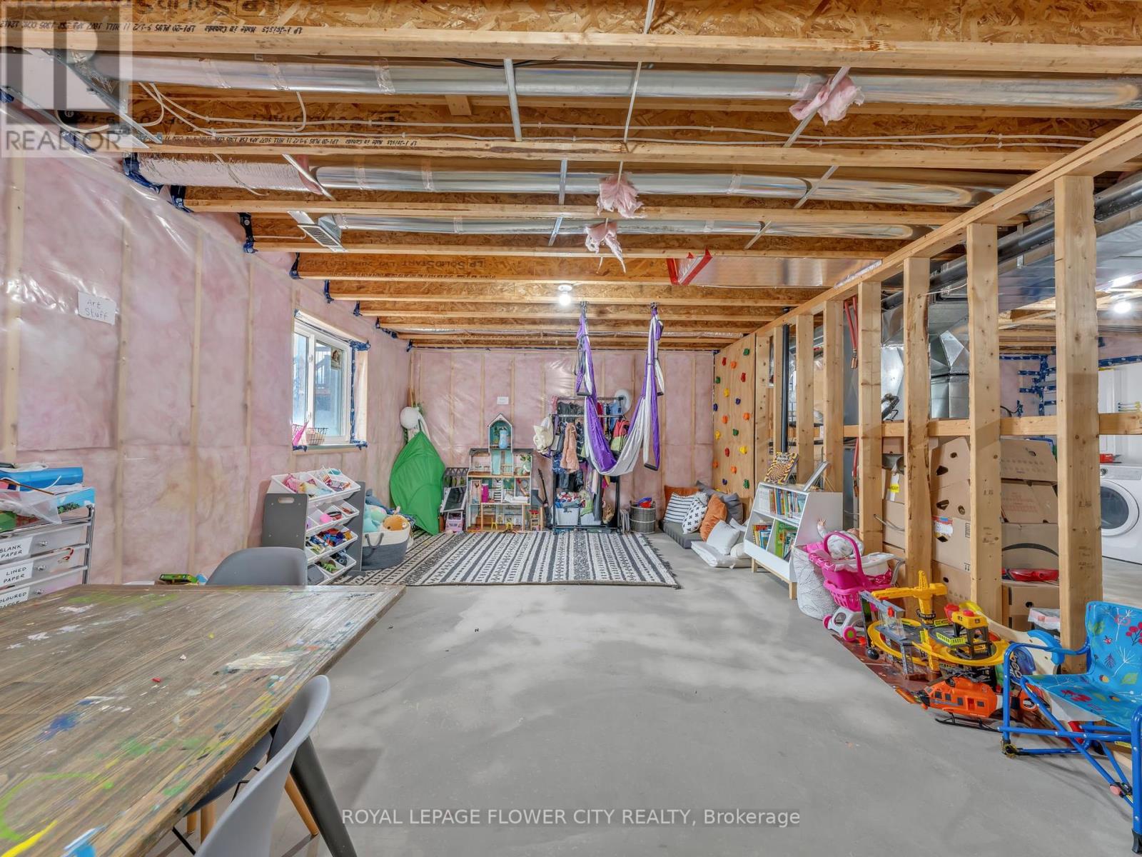 49 KINGSBRIDGE DRIVE - 28