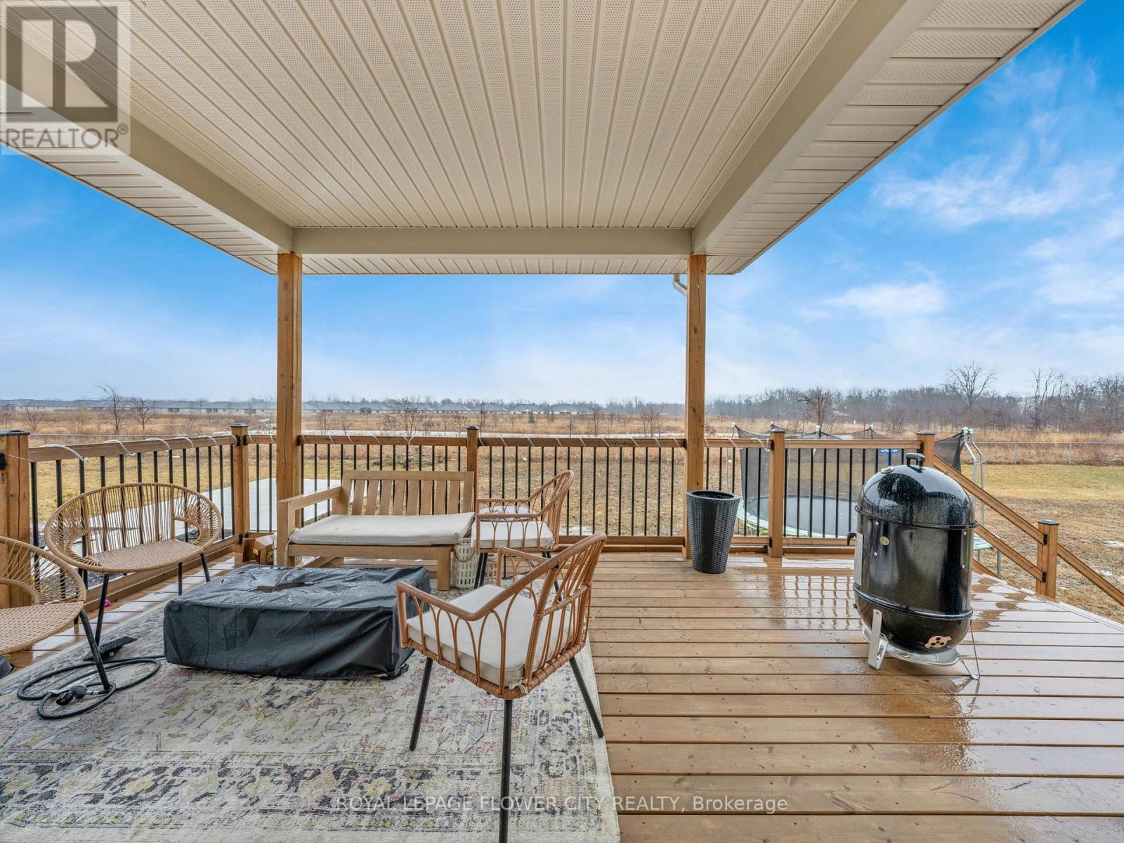 49 KINGSBRIDGE DRIVE - 32