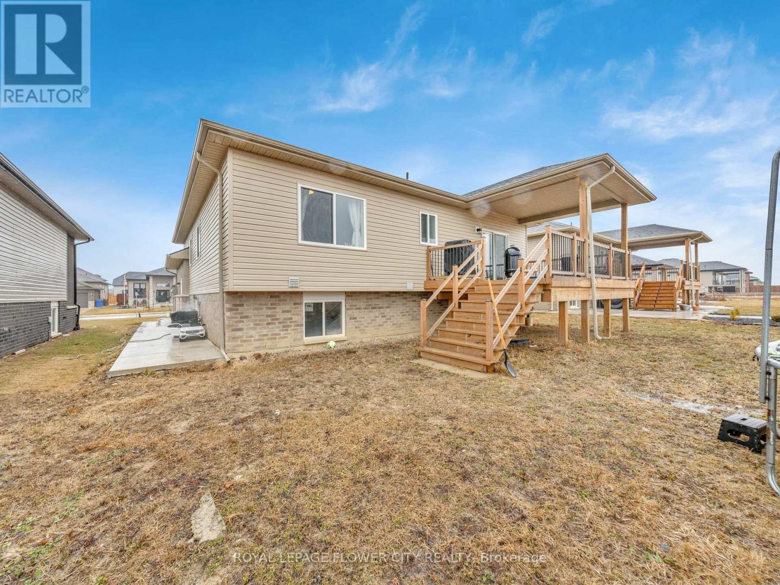 49 KINGSBRIDGE DRIVE - 34