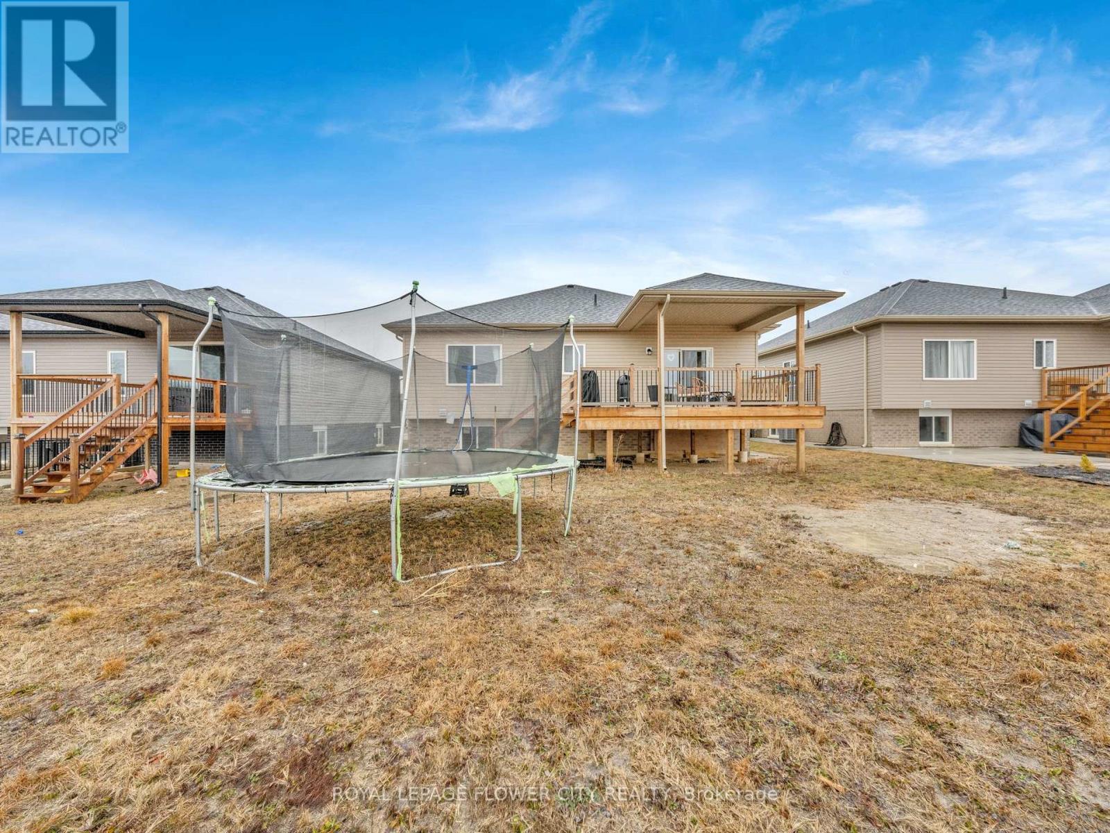 49 KINGSBRIDGE DRIVE - 35