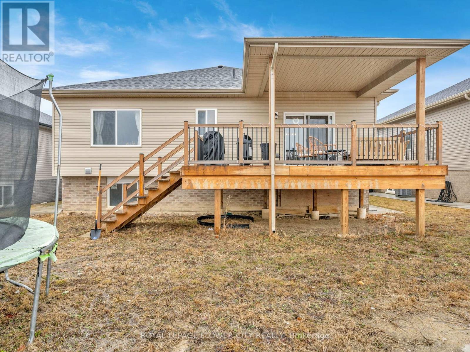 49 KINGSBRIDGE DRIVE - 38