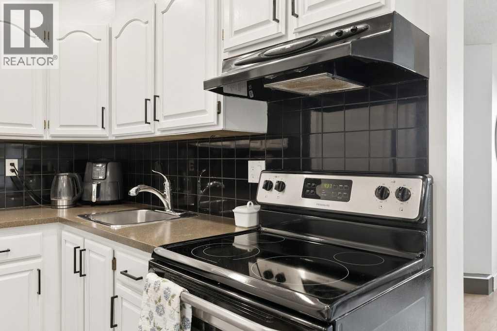 #151 3809 45 Street SW - 9