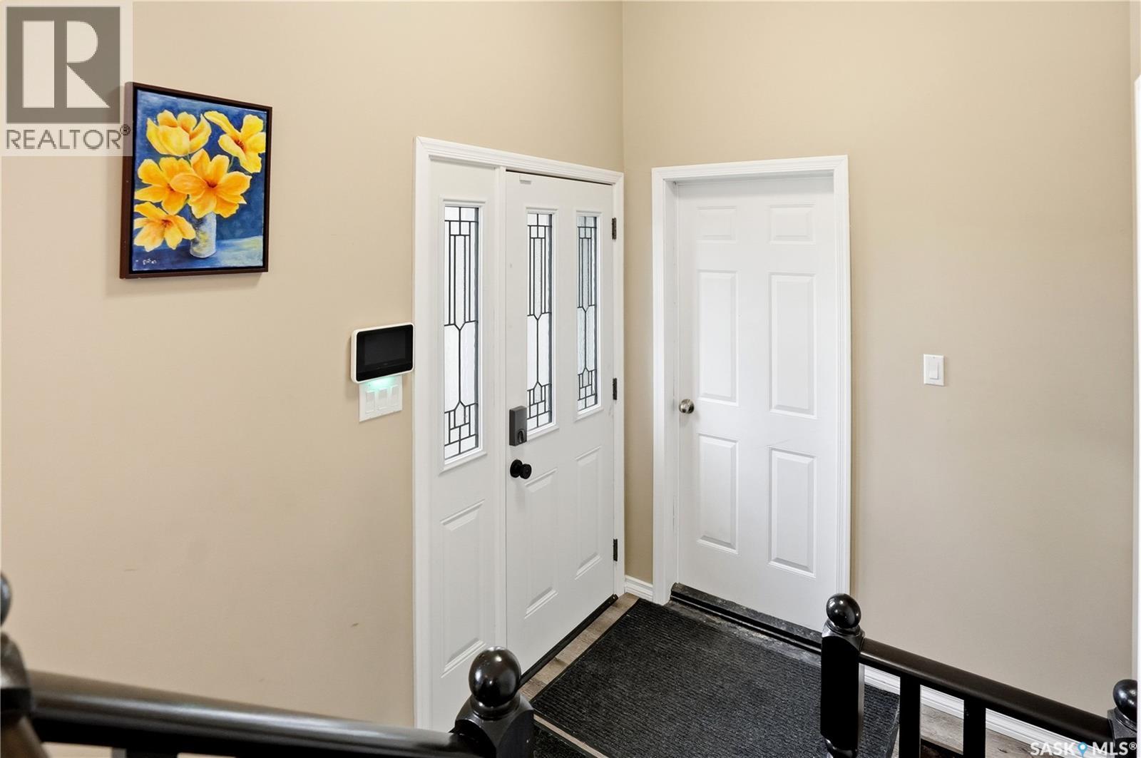 5851 Ehrle CRESCENT - Image 3