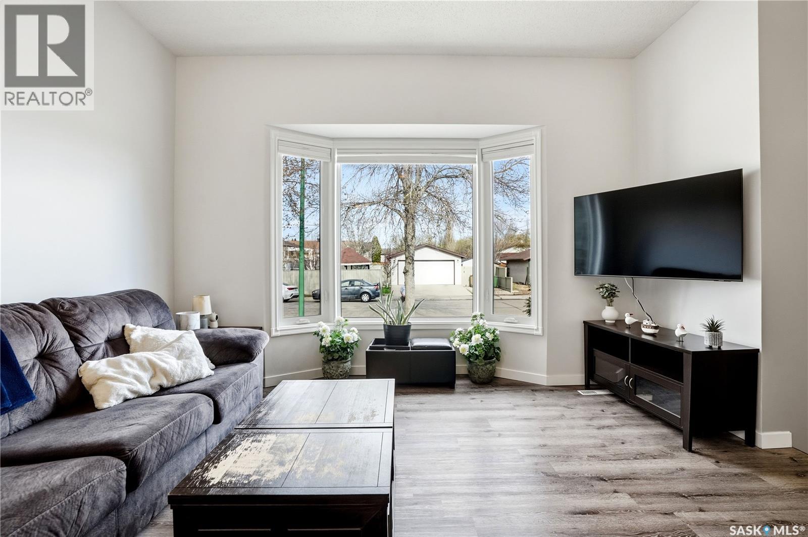 5851 Ehrle CRESCENT - 7