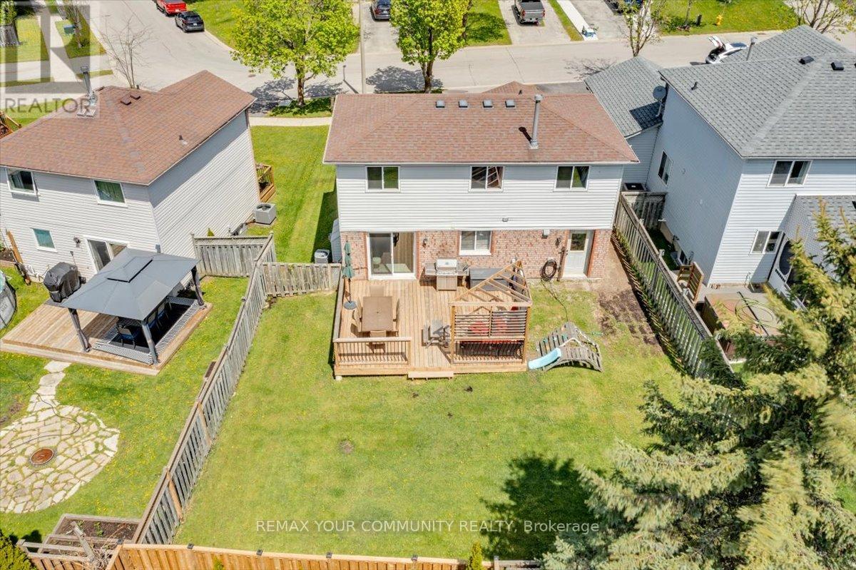13 WADDINGTON CRESCENT - 30