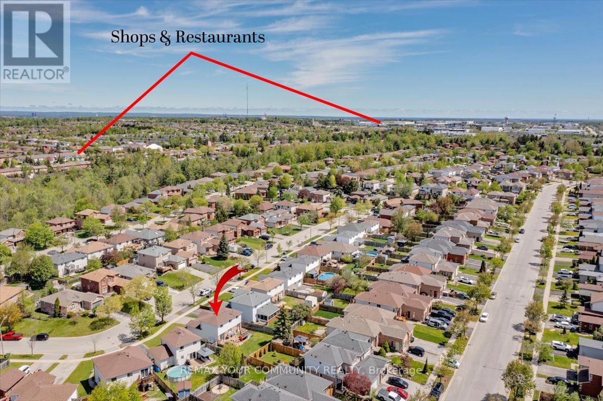 13 WADDINGTON CRESCENT - 36