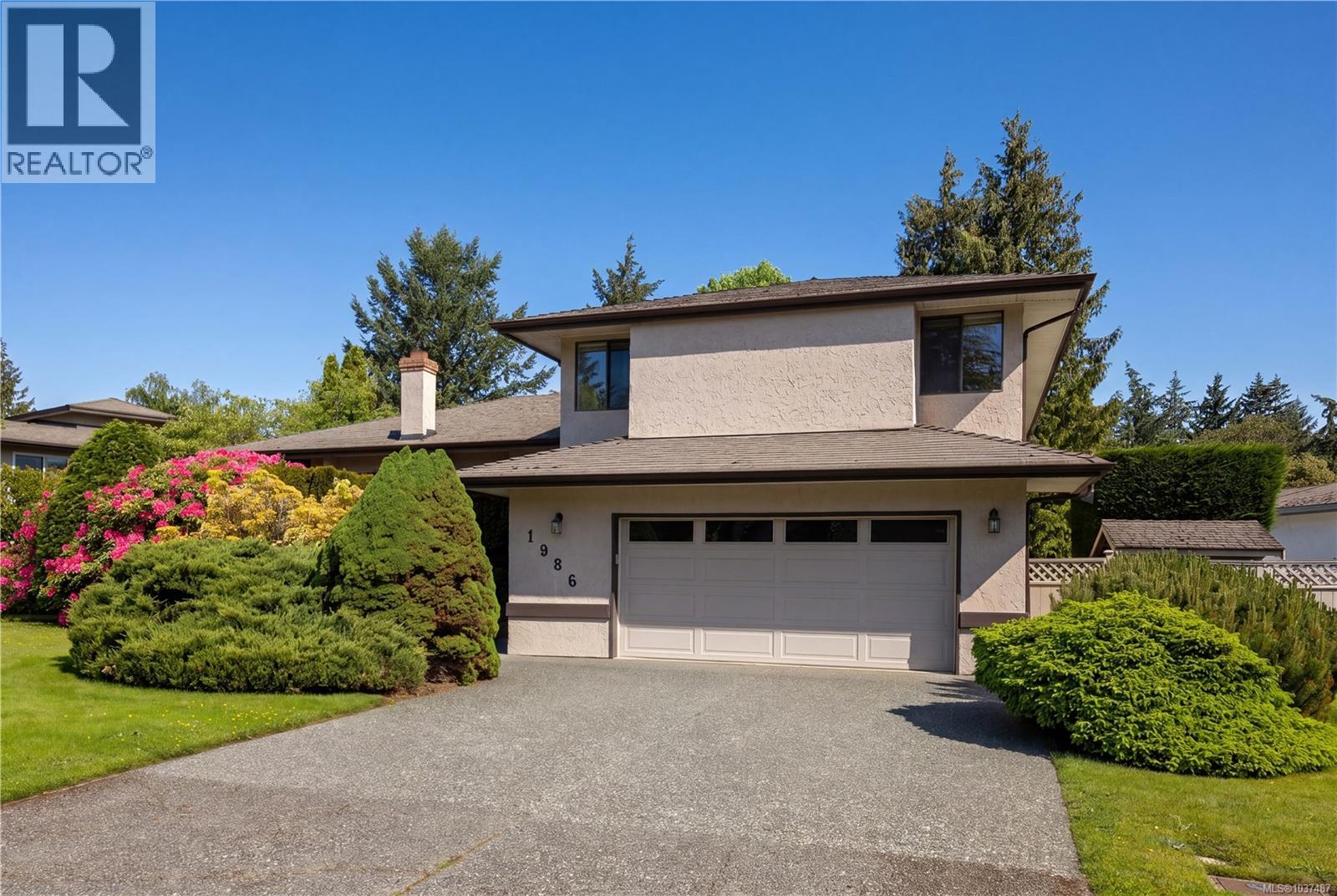 1986 Wenman Drive, Saanich