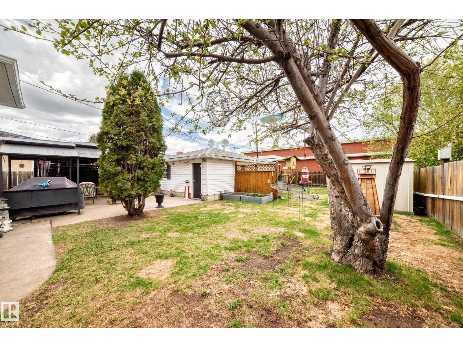 4006 115 AV NW - 55