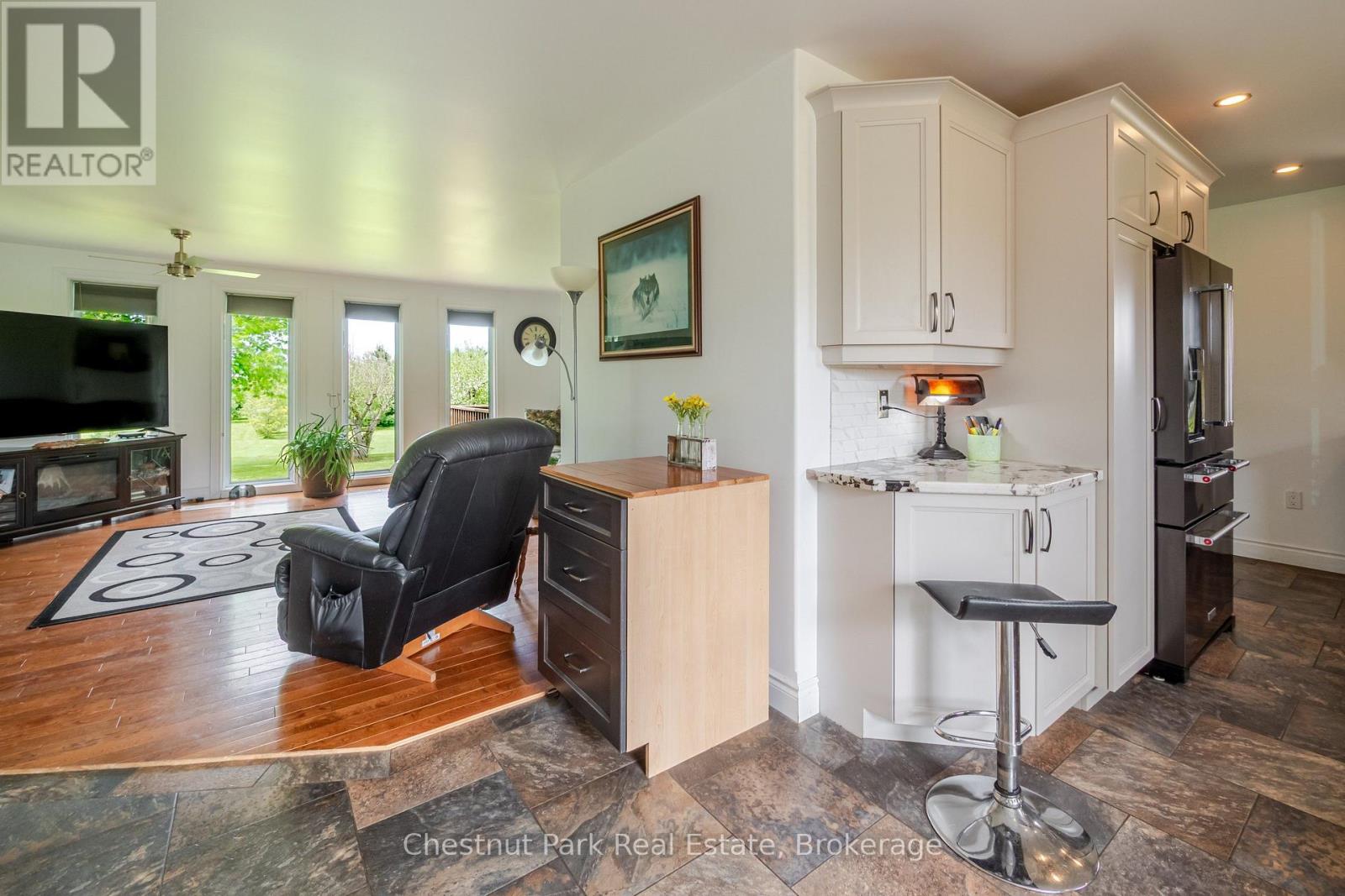 3932 BRUCE ROAD 6 - 10