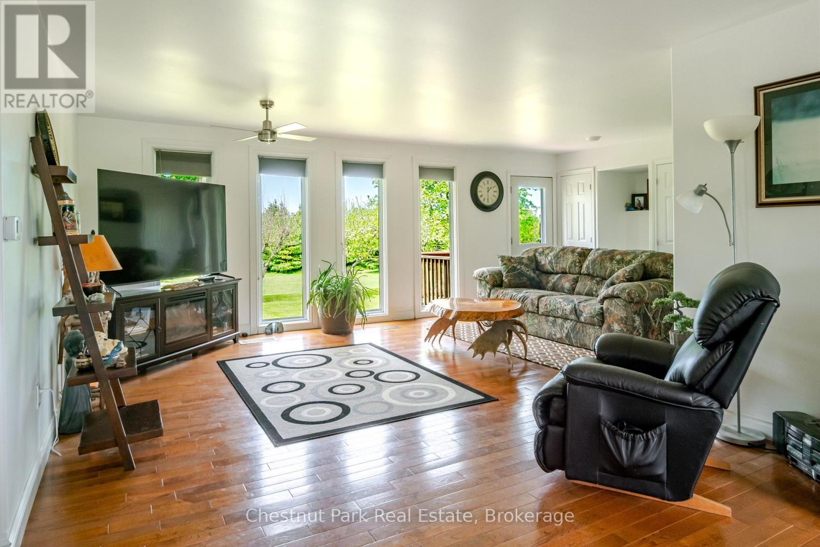 3932 BRUCE ROAD 6 - 11