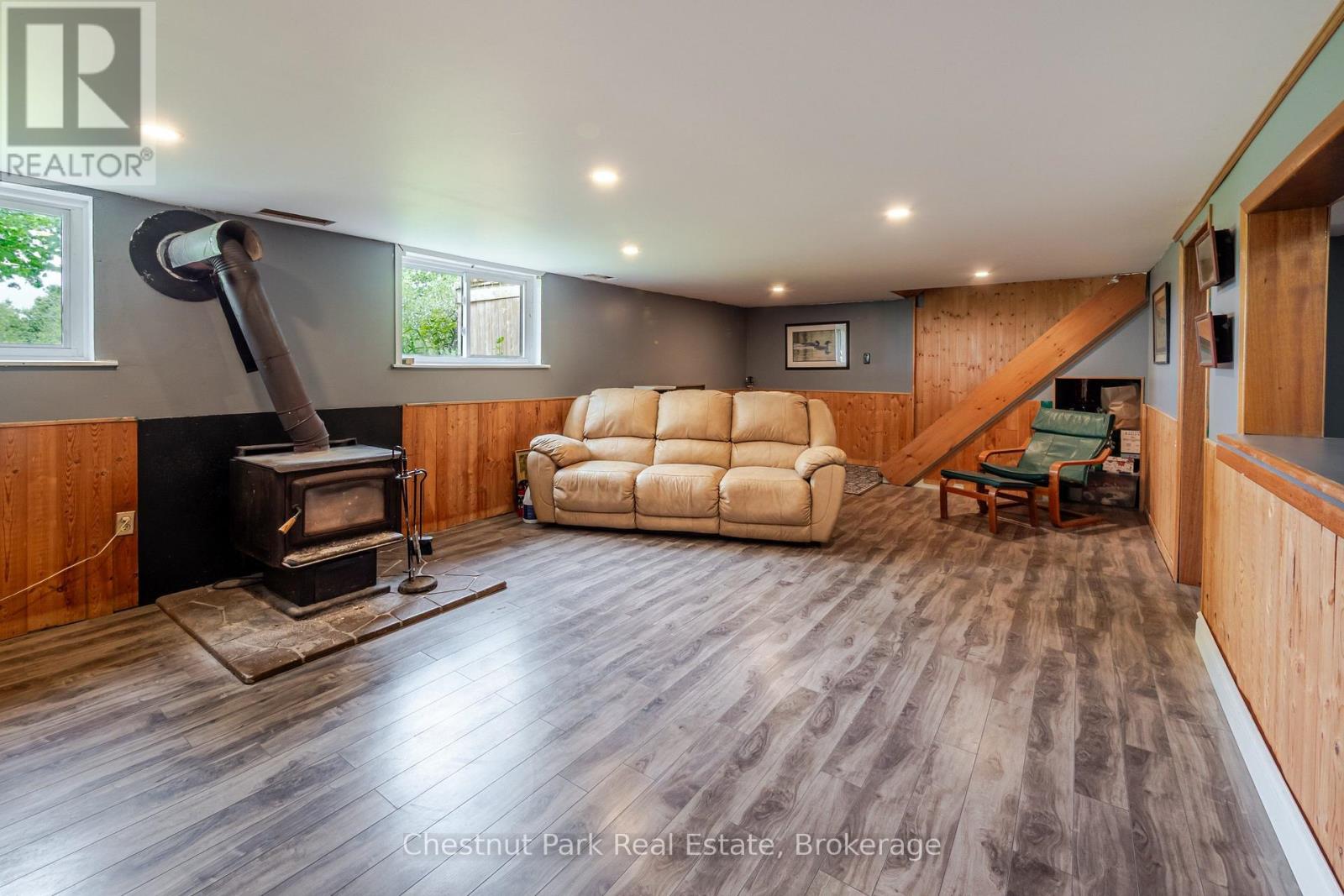 3932 BRUCE ROAD 6 - 24