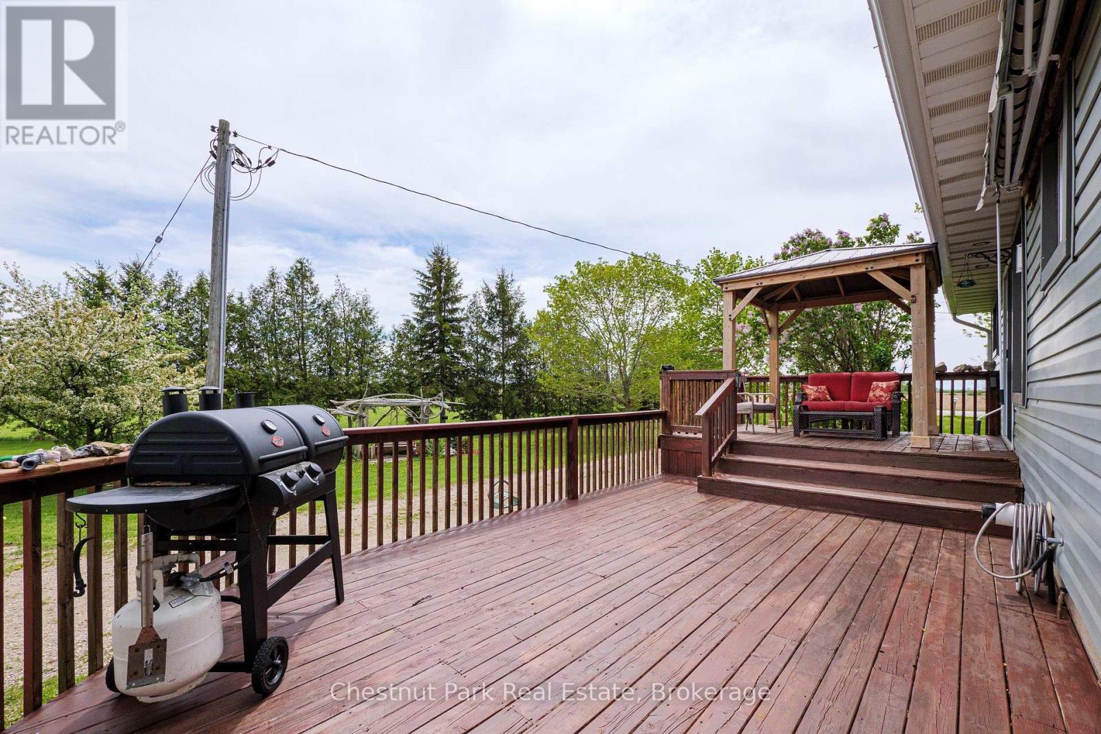 3932 BRUCE ROAD 6 - 35