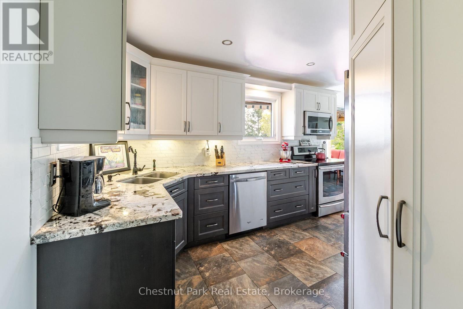 3932 BRUCE ROAD 6 - 4