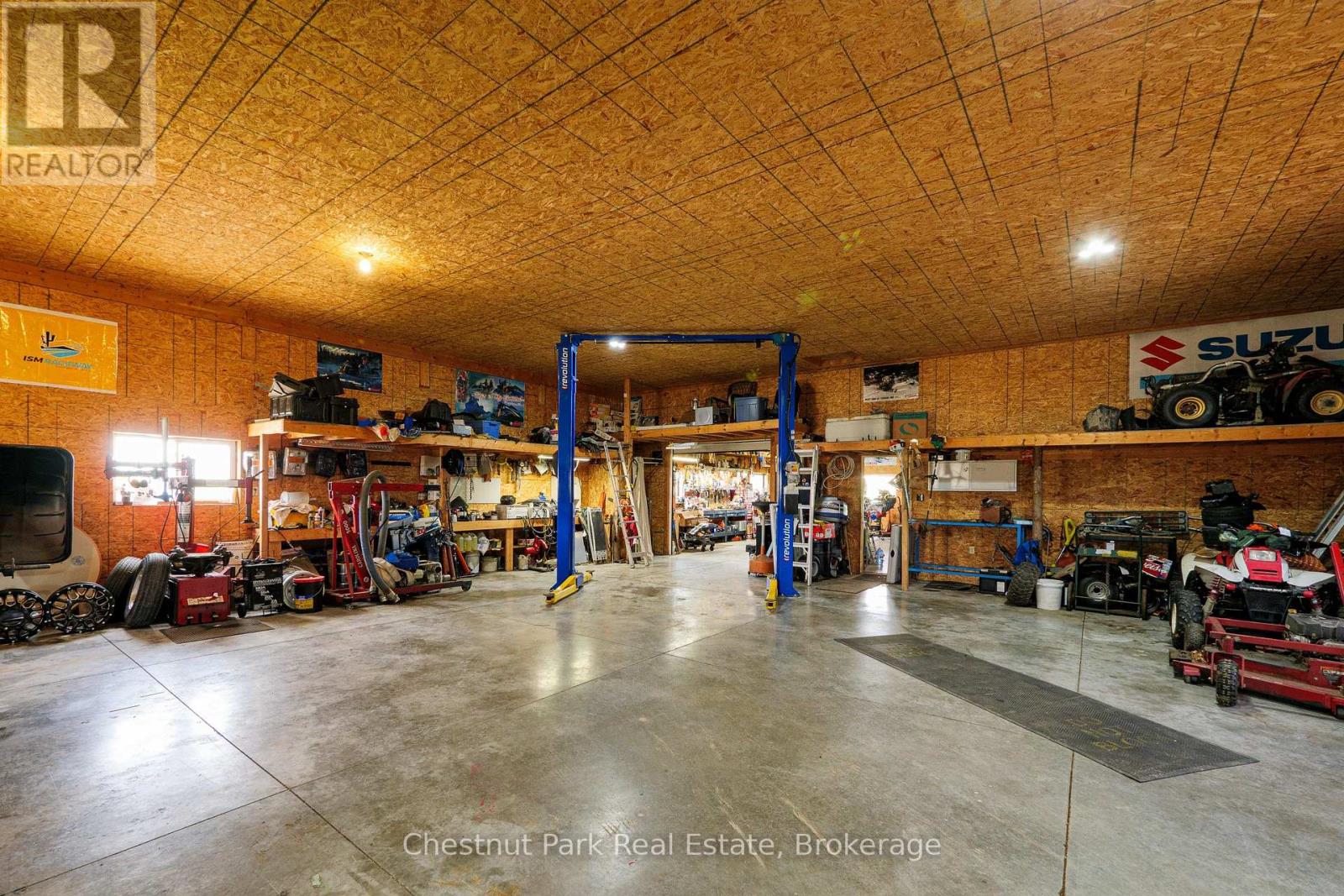 3932 BRUCE ROAD 6 - 42