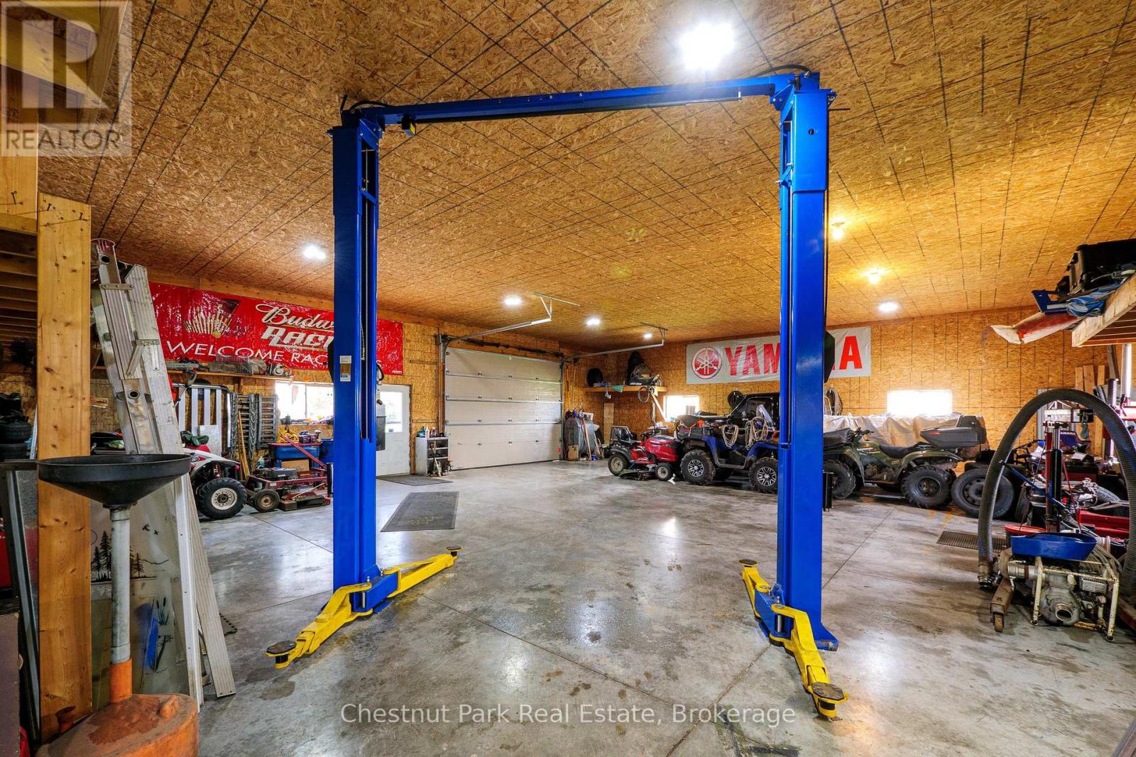 3932 BRUCE ROAD 6 - 43