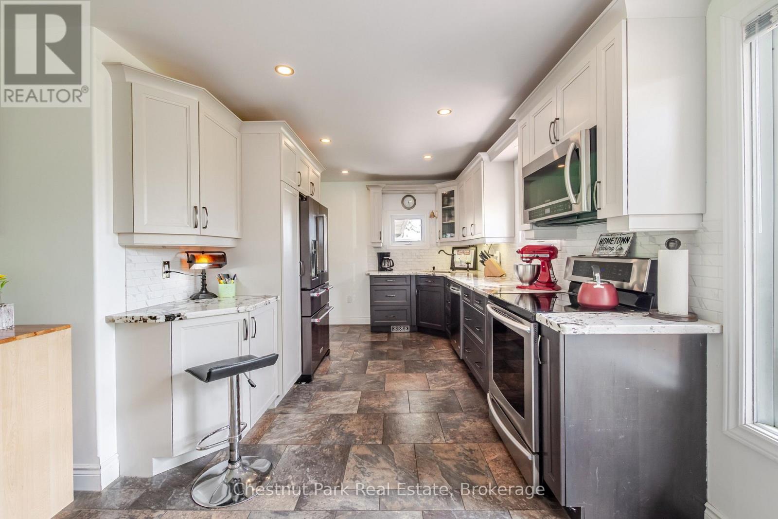 3932 BRUCE ROAD 6 - 8