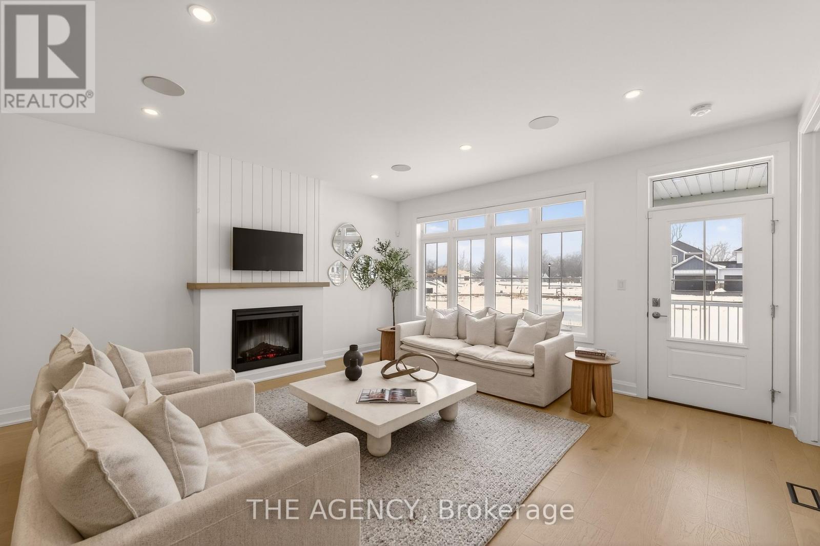 #70F 574 SENECA DRIVE - 29