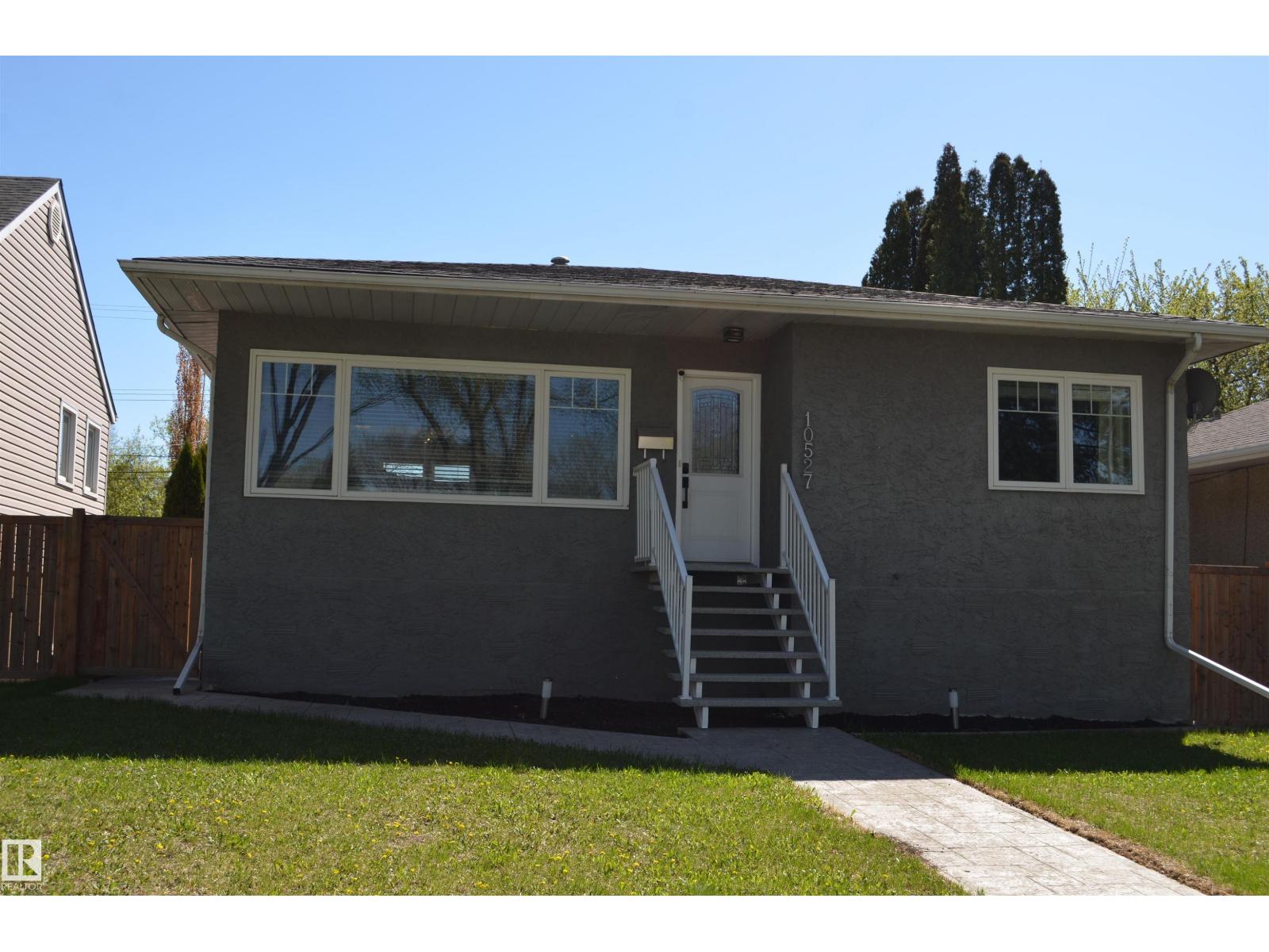 10527 81 ST NW - 1