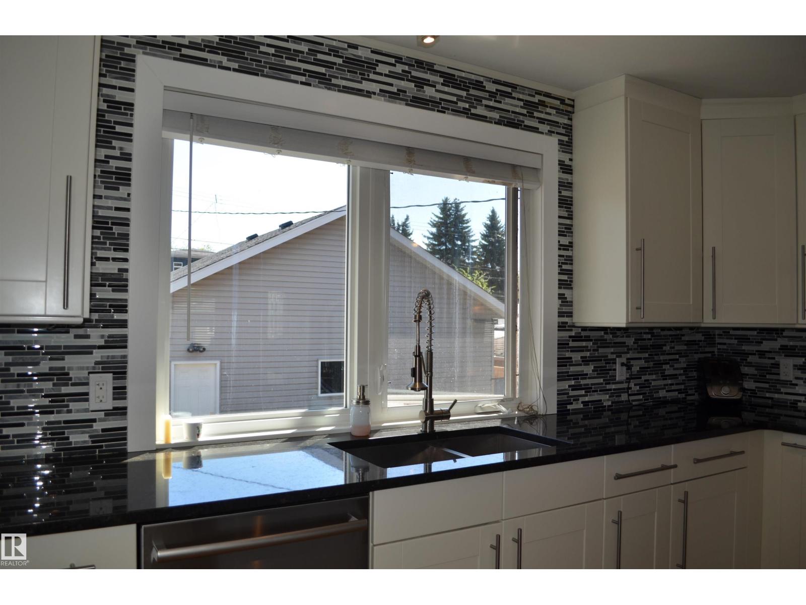 10527 81 ST NW - 12