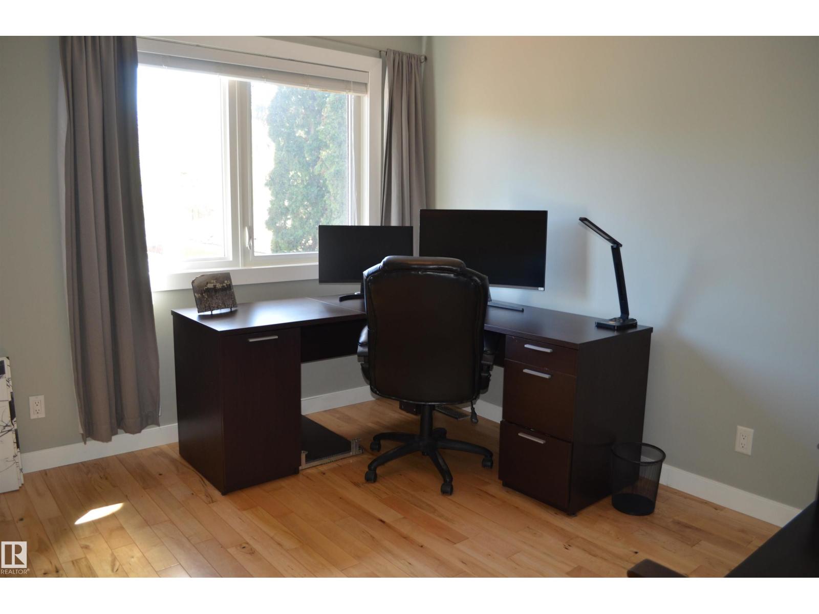 10527 81 ST NW - 21