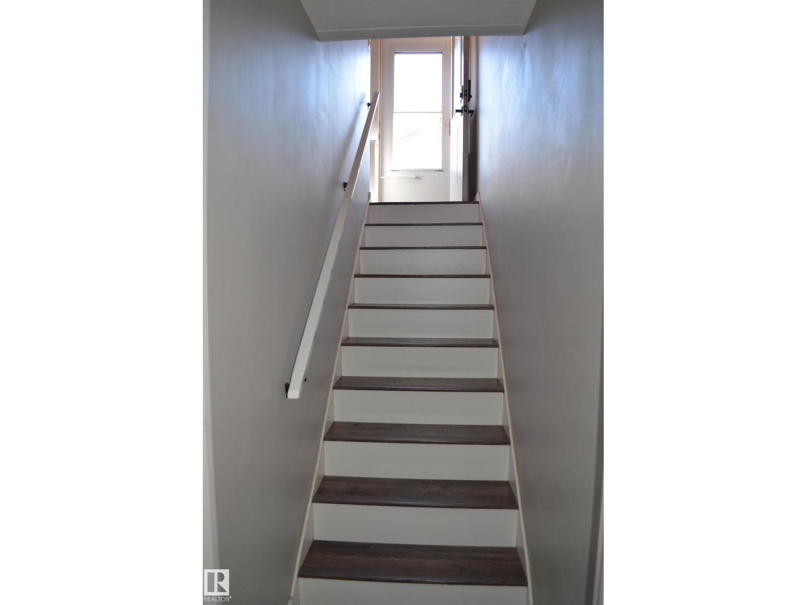 10527 81 ST NW - 22