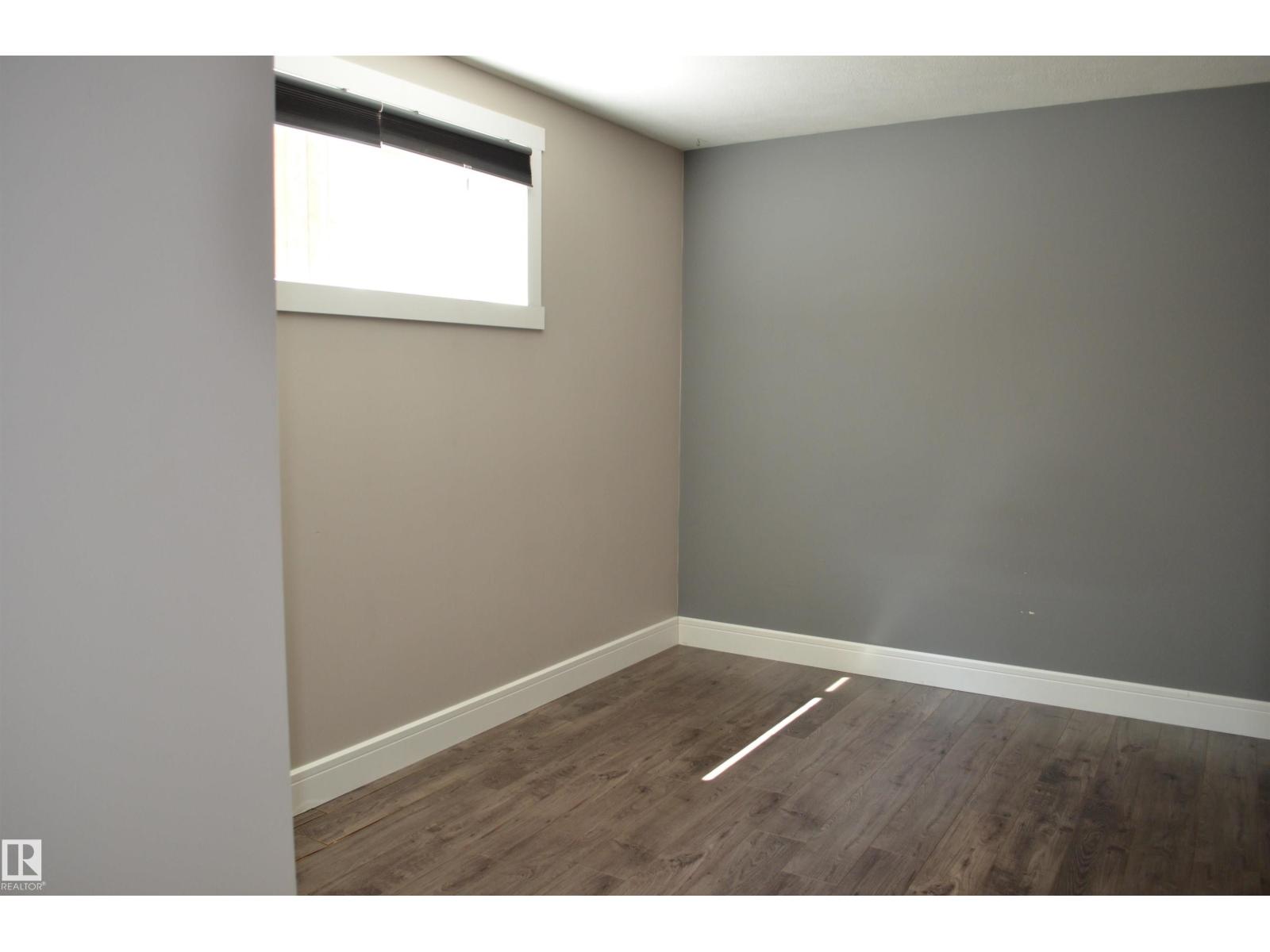 10527 81 ST NW - 28