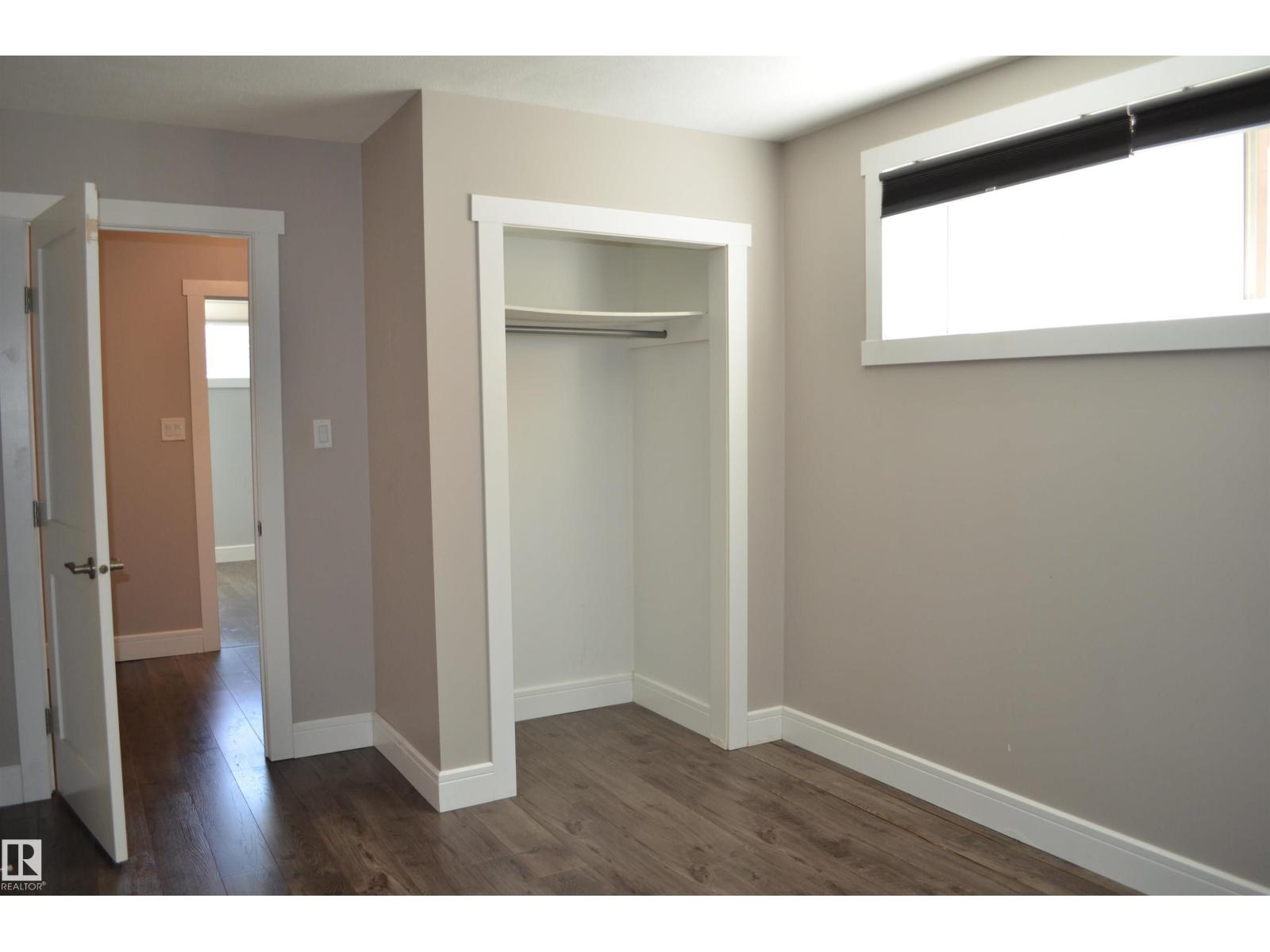 10527 81 ST NW - 29