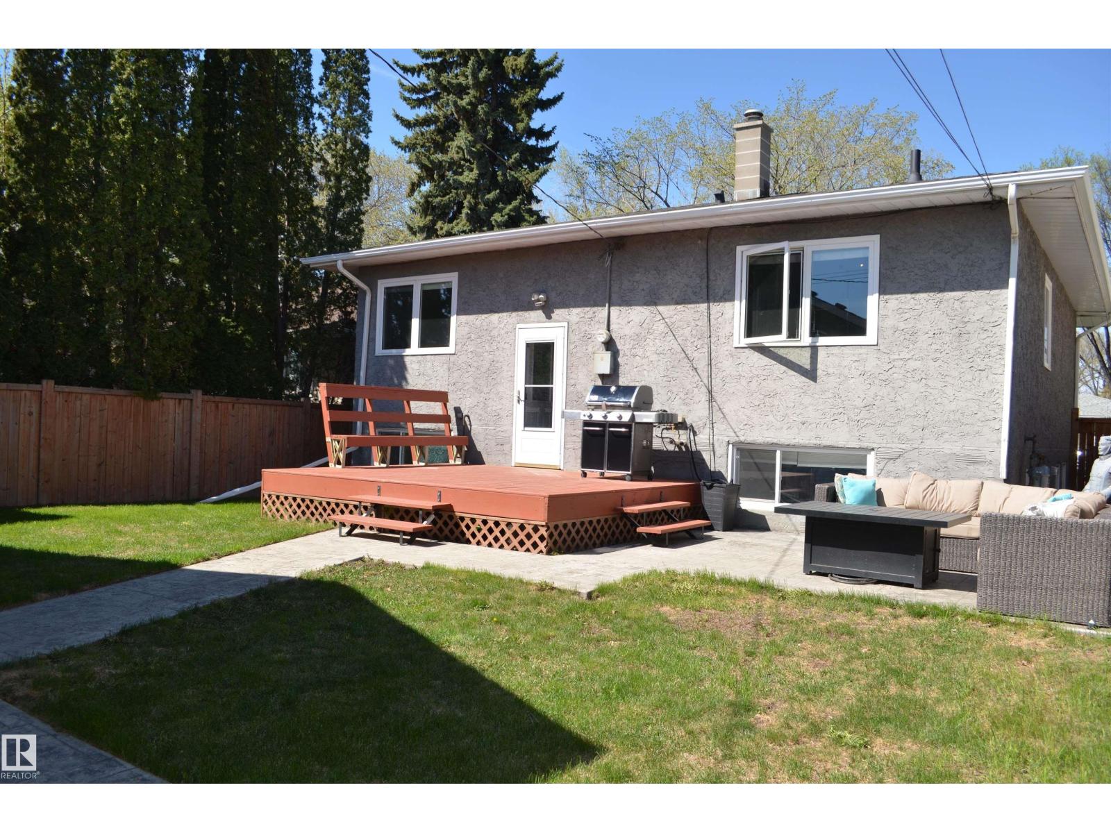 10527 81 ST NW - 33