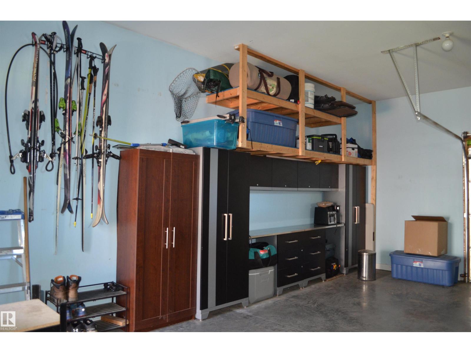 10527 81 ST NW - 38