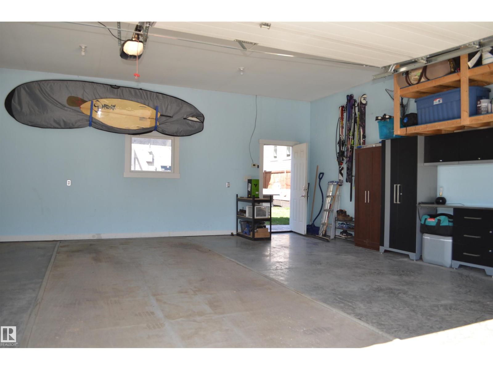 10527 81 ST NW - 41