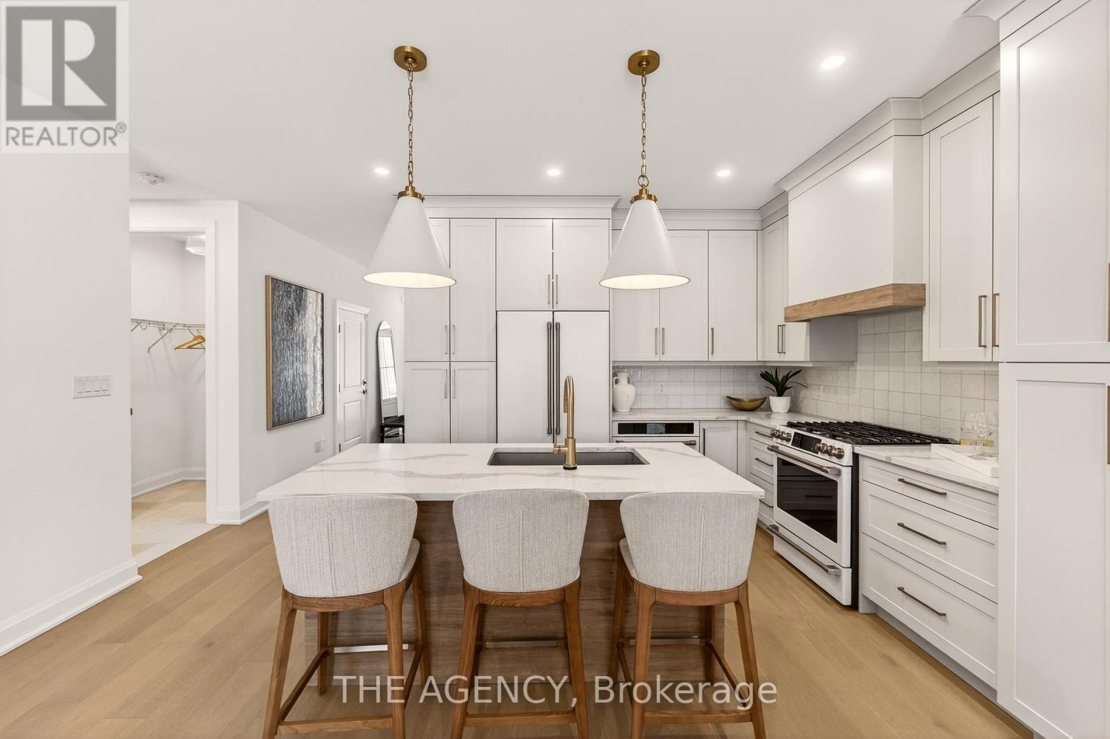 #70F 574 SENECA DRIVE - 9
