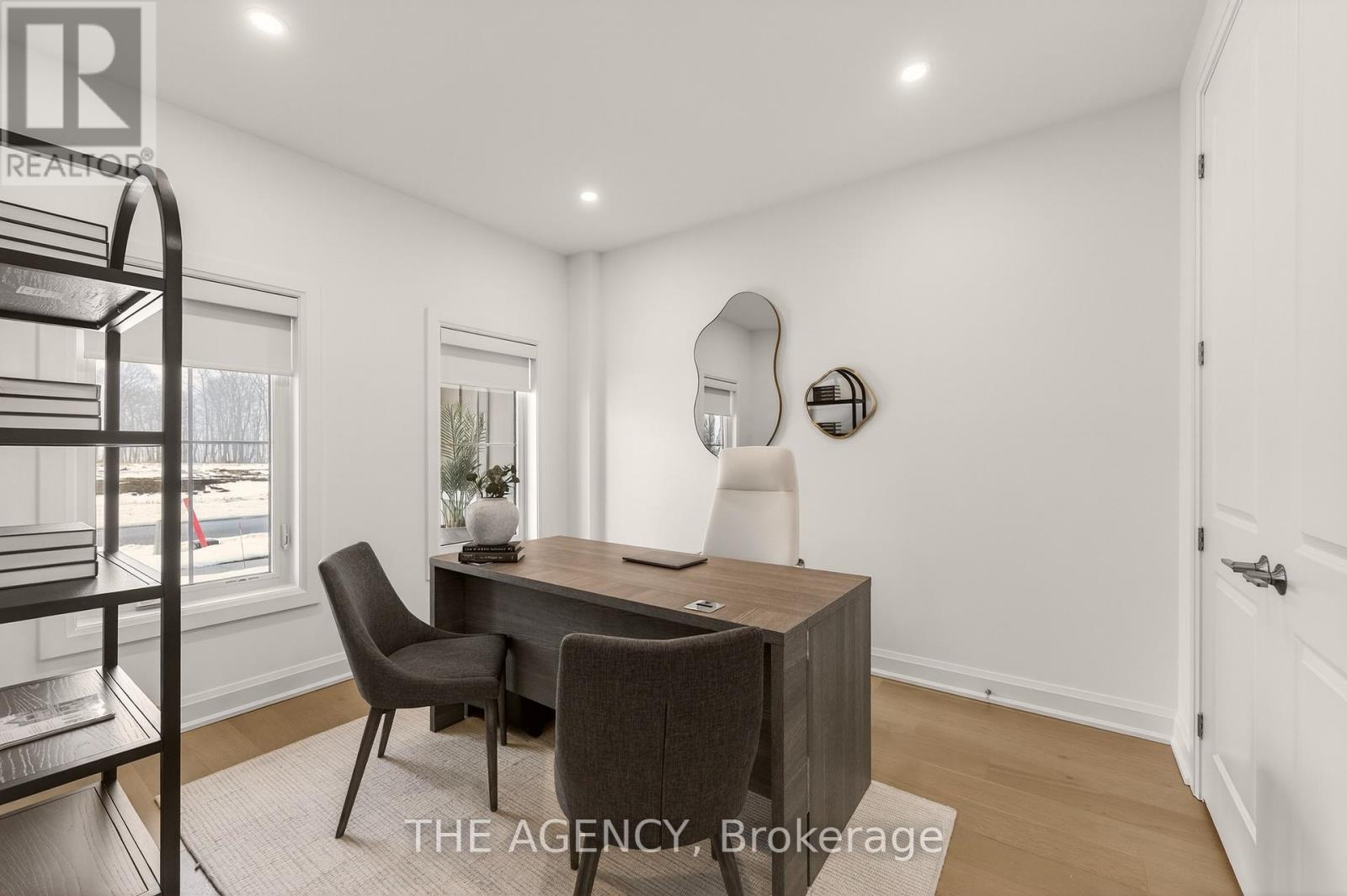 #70F 574 SENECA DRIVE - 16