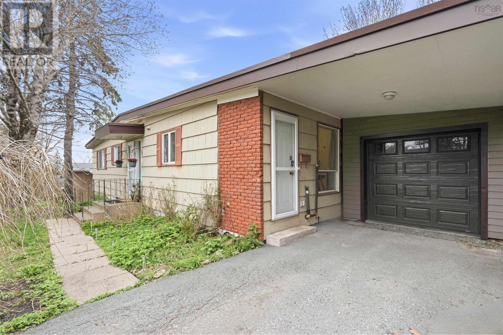 Property 2 of 21 of 33 Marlwood Drive