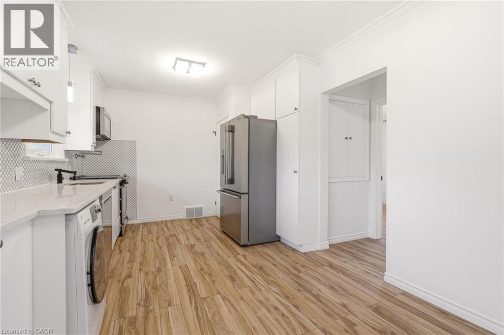 25 BRIARSDALE Drive - 11