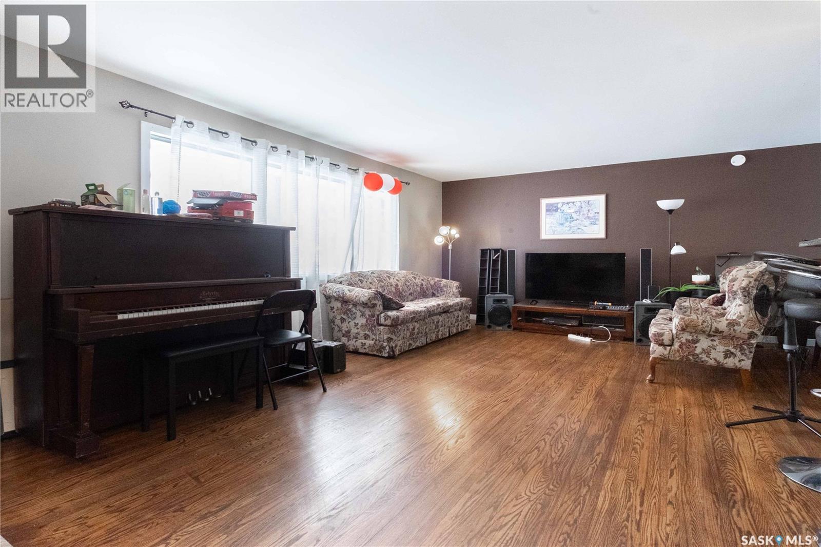 92 Bell STREET - 4