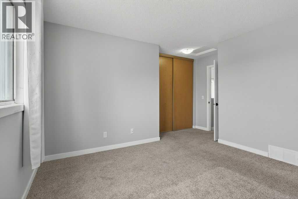 35 Martinview Crescent NE - 25