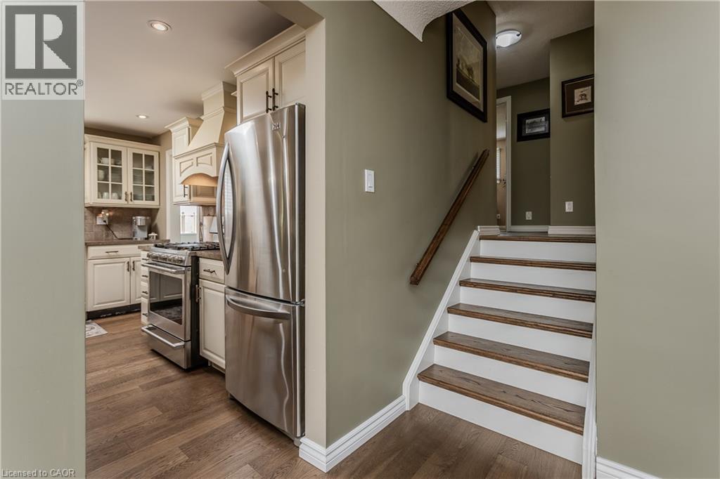 643 ARTREVA Crescent, Burlington, Ontario, L7L2B8 — Photo 10
