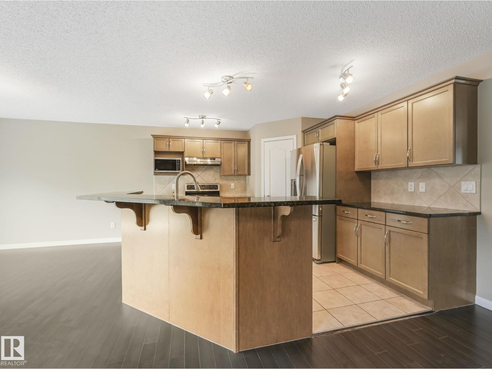 7912 172 AV NW - 12