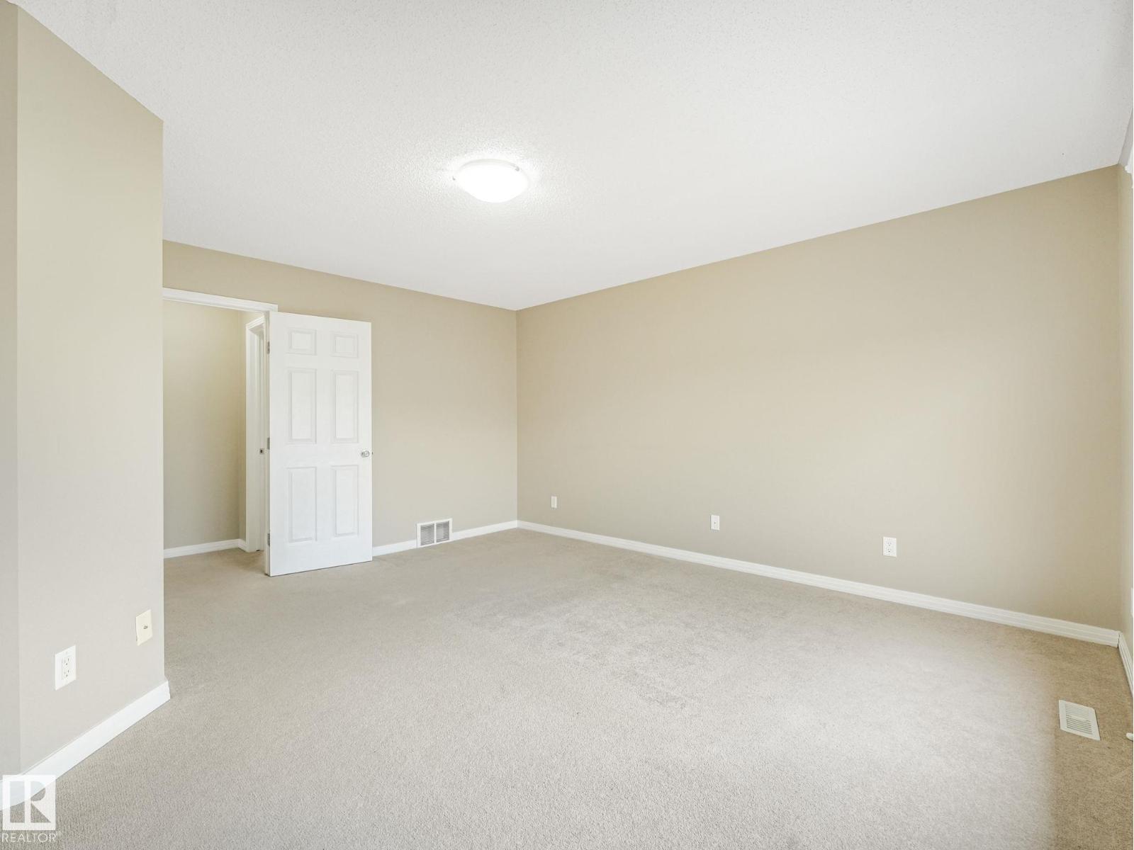 7912 172 AV NW - 47