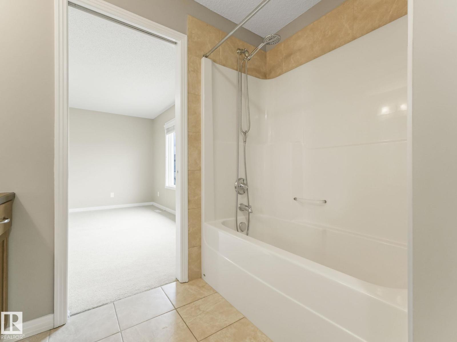 7912 172 AV NW - 49