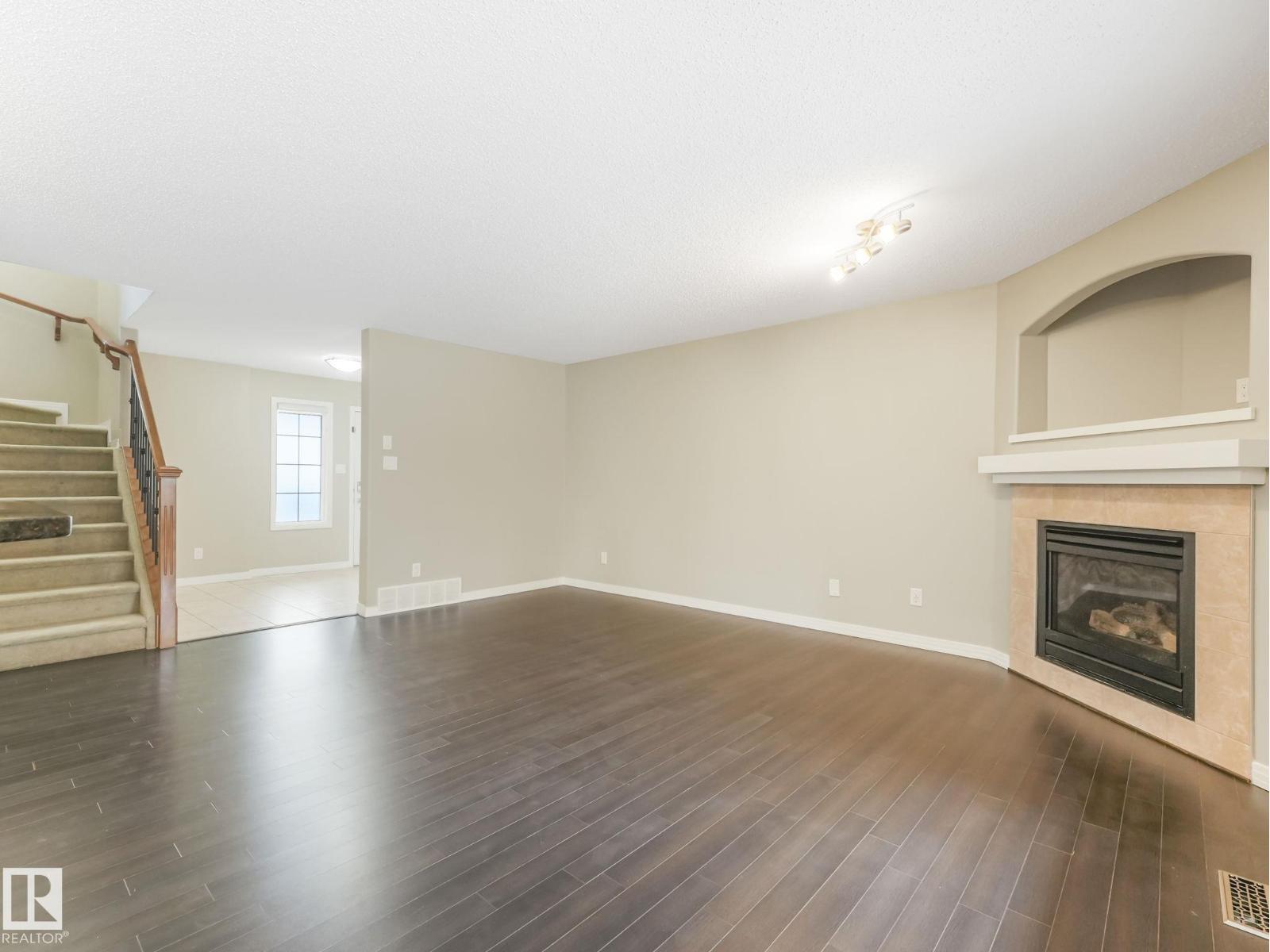 7912 172 AV NW - 9