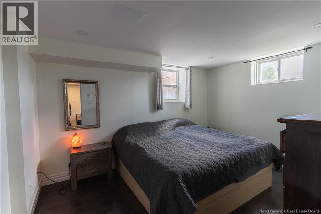 146 Burns St - 29