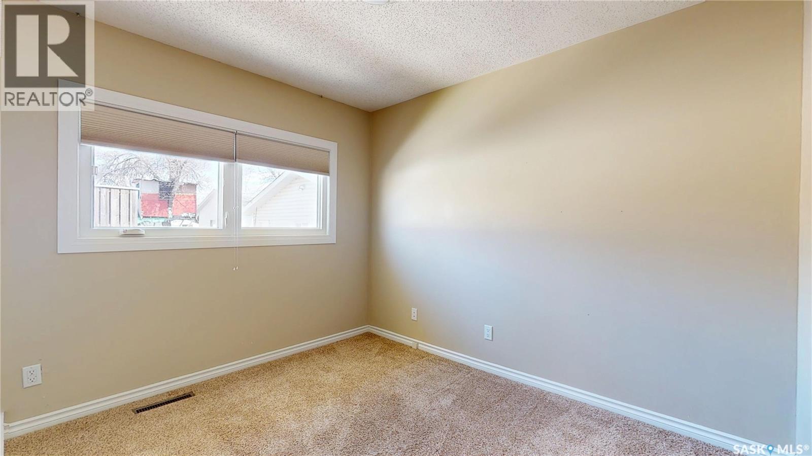 5445 4th AVENUE - 12