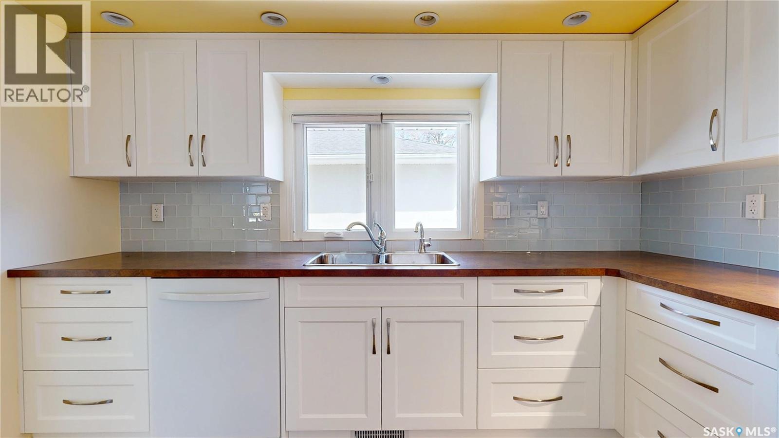 5445 4th AVENUE - 7