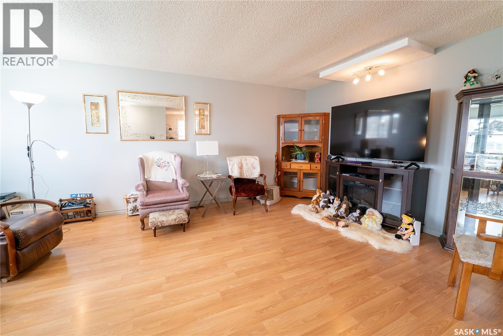 406 WALTER SCOTT AVENUE - 9