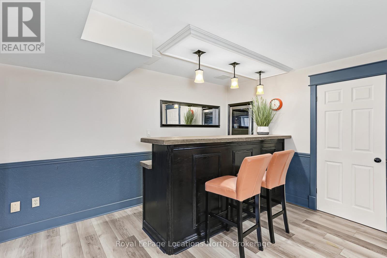 15 BLACKBURN AVENUE - 27