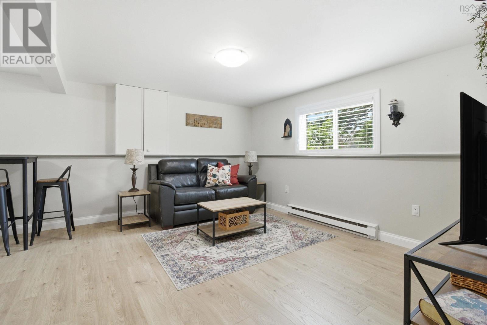 Property 30 of 50 of 51 Parkdale Avenue