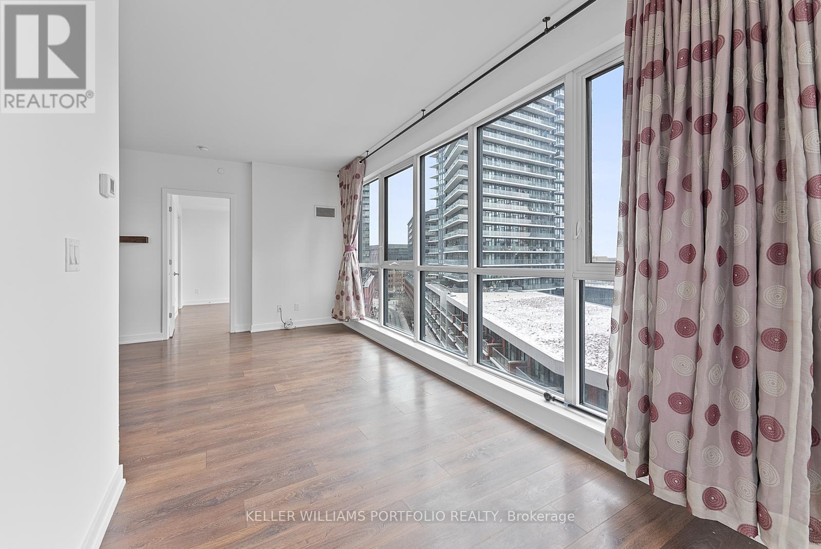 #1009 50 BRUYERES MEWS - 19
