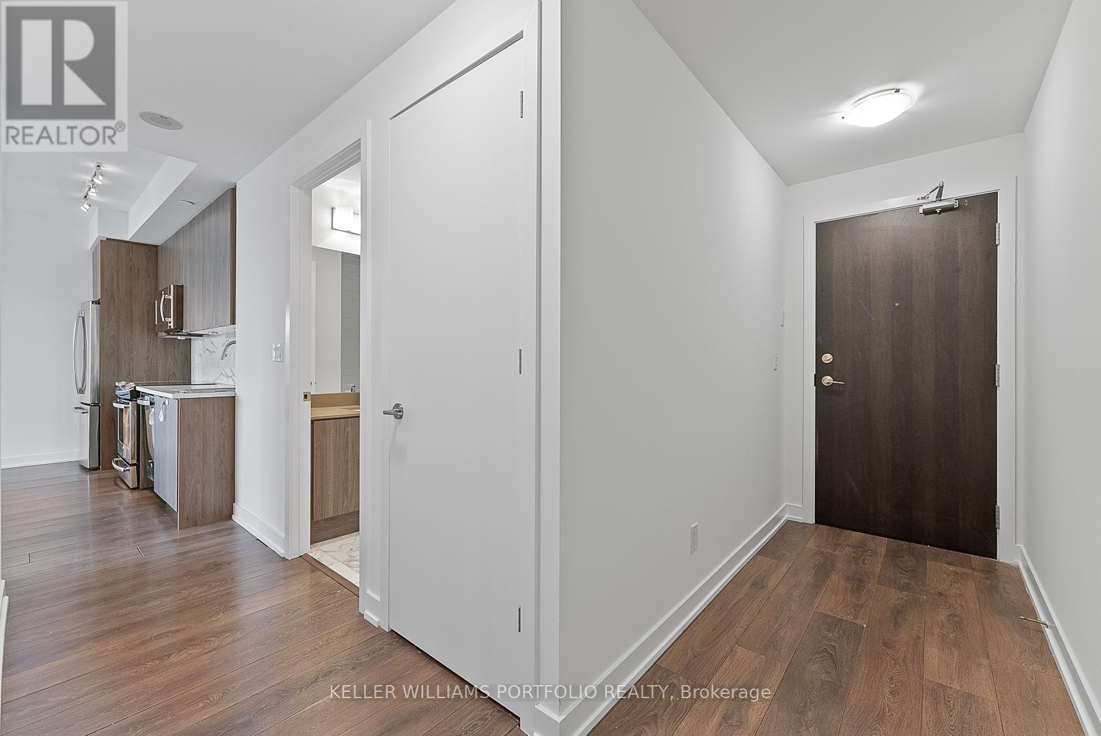 #1009 50 BRUYERES MEWS - Image 3