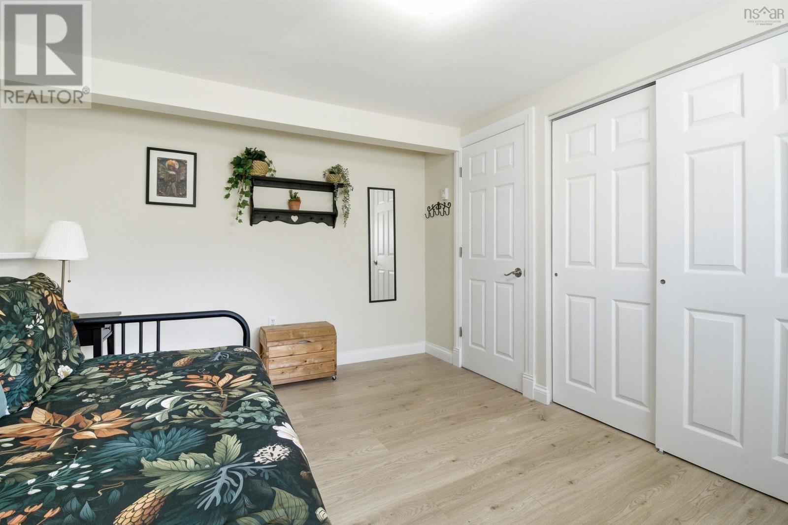 Property 42 of 50 of 51 Parkdale Avenue
